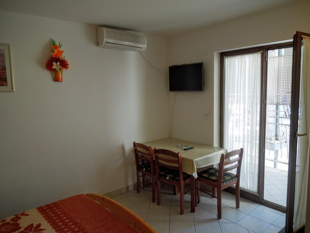 Apartments Dobranic Crikvenica Exteriör bild